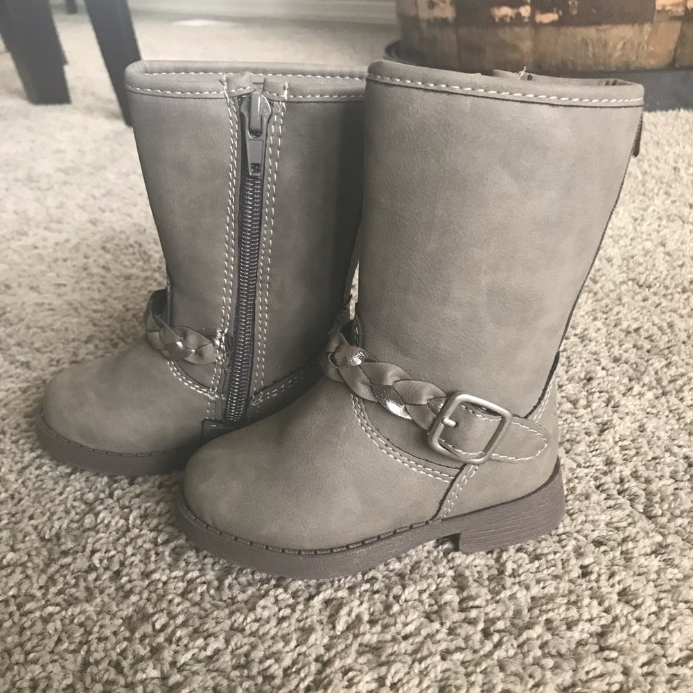 NEW Carter’s size 5 Grey Boots